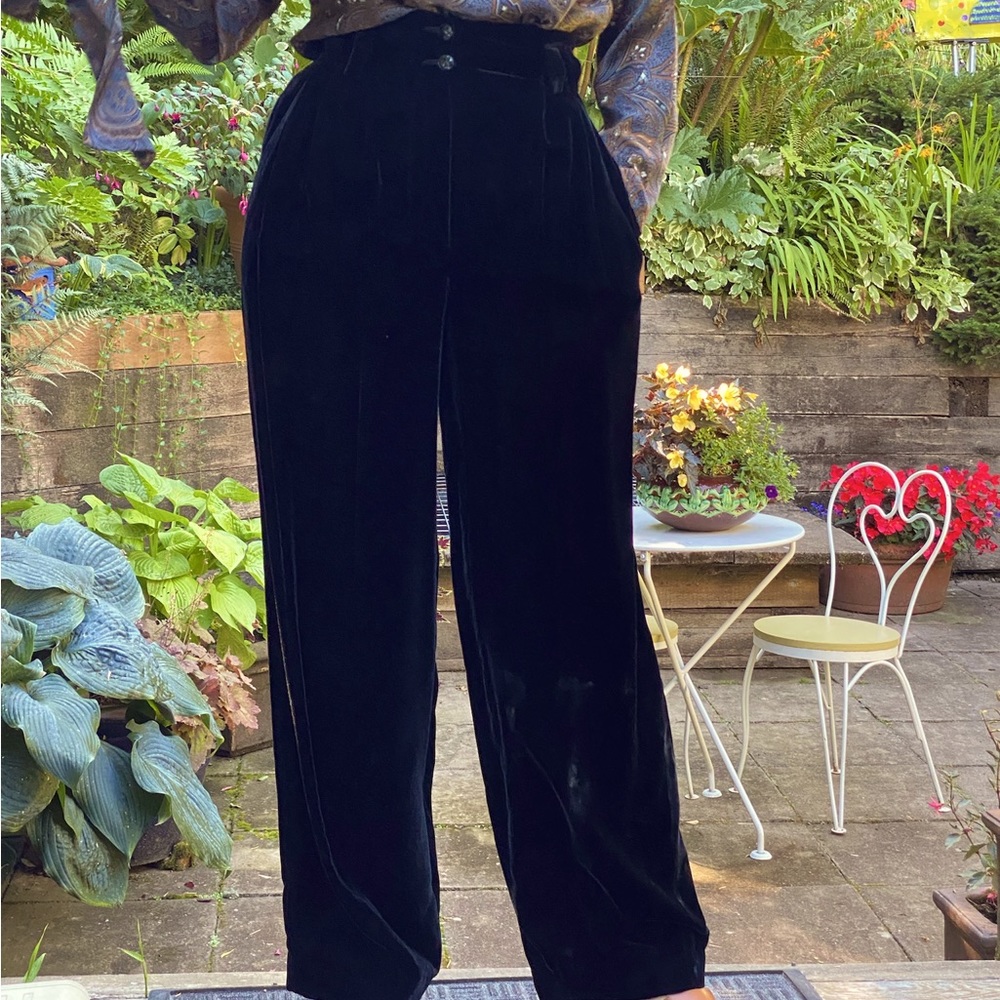Giorgio Armani Le Collezione amazing high waisted black pants with wide leg